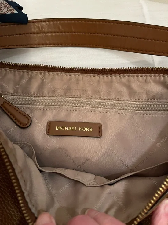 Michael Kors Pebbled Leather Hobo Shoulder Bag Brown Gold Hardware - Picture 4 of 11